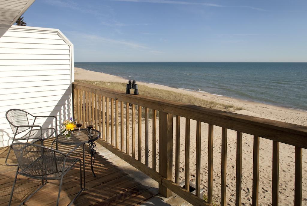 Huron House Bed & Breakfast Oscoda Exterior photo